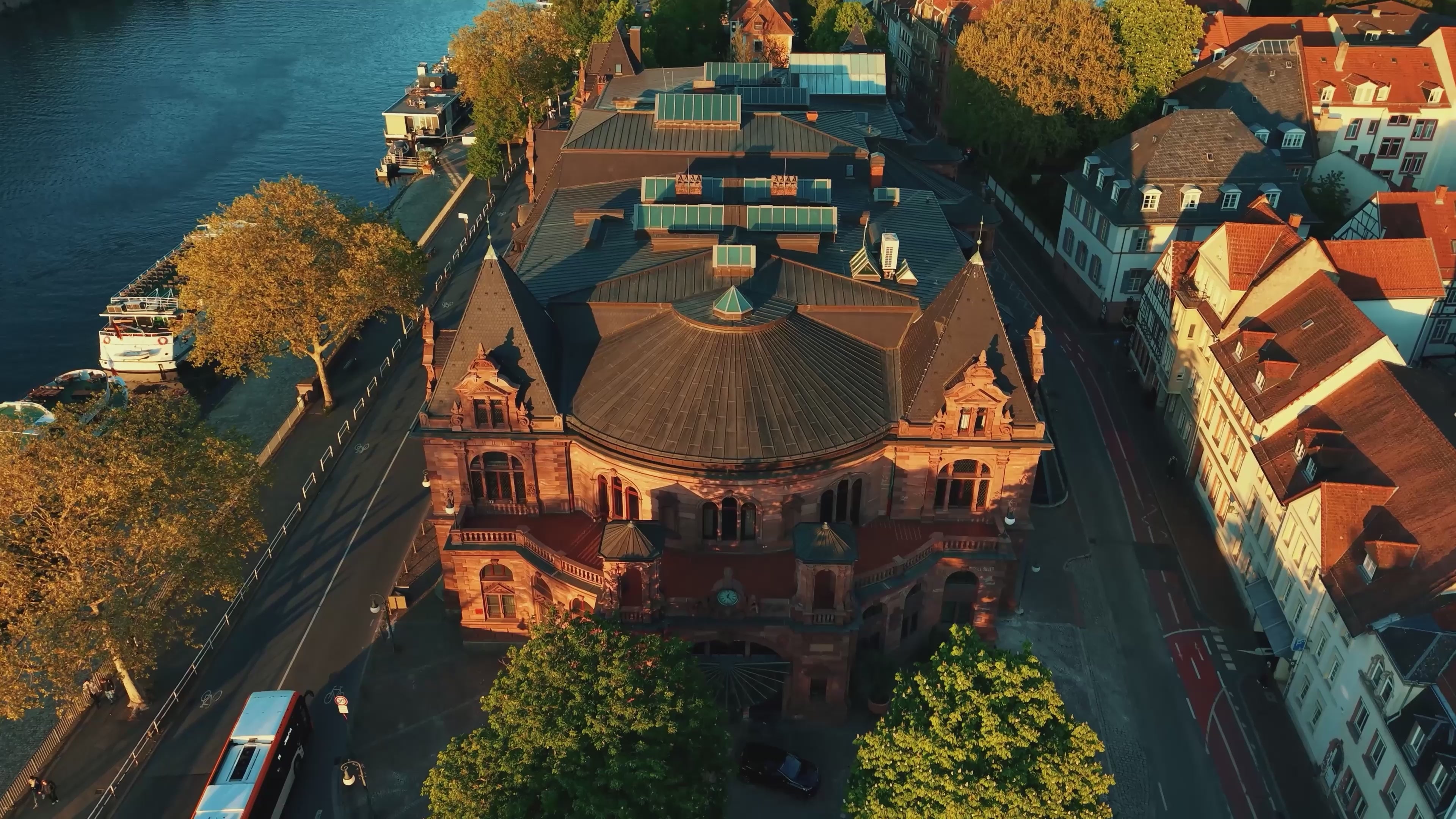 Video laden: Konzerthaus Stadthalle Heidelberg